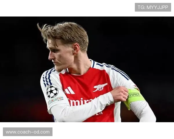 德容 vs 厄德高：中场创造力结构差异