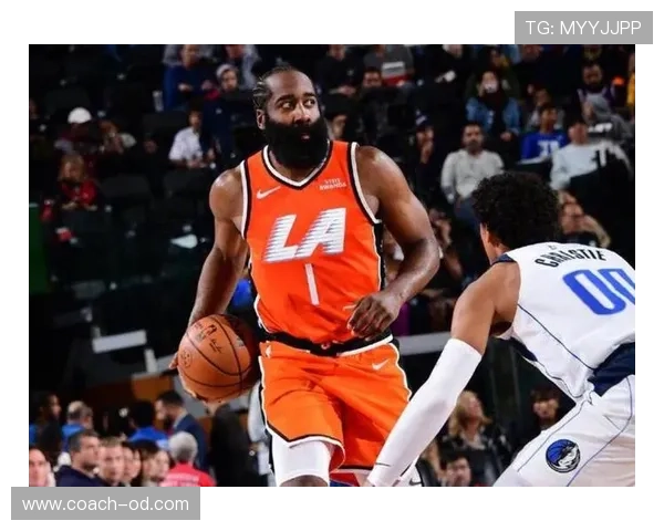 克莱挡拆助攻高效提升，三分命中率明显优于昔日自己