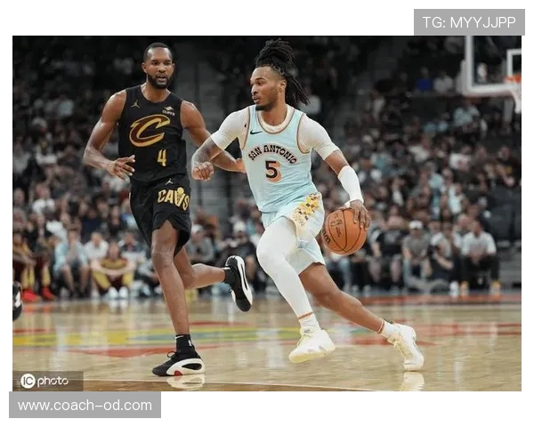 斯蒂芬·卡斯尔无球跑动提升活跃度显著优于队内锋线