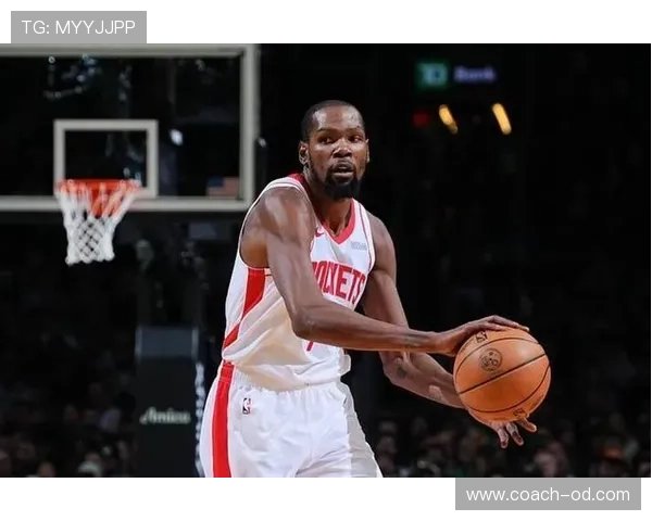 杜兰特挡拆拉开空间显著提升效率，助篮网关键时刻得分爆发